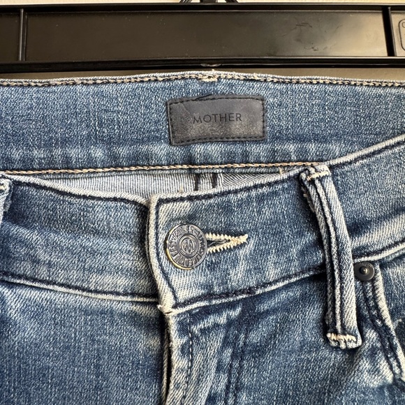 MOTHER Mid Rise Dazzler Ankle Fray Jeans Distressed Knees Weekend Warrior 27 - Picture 4 of 7